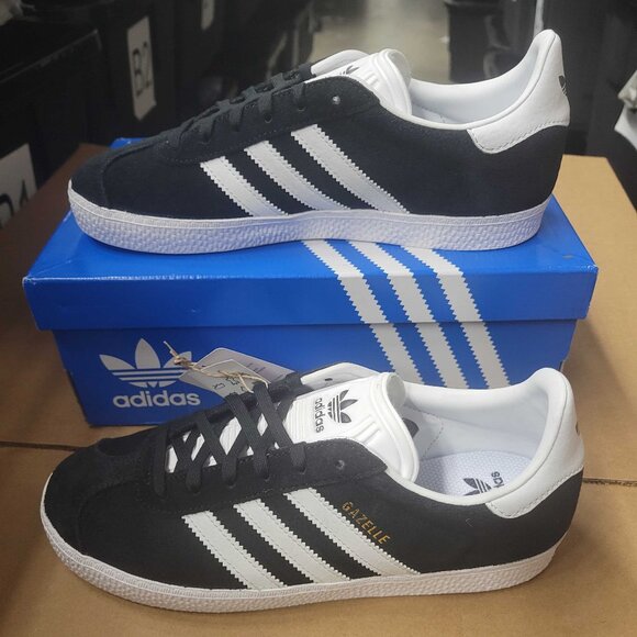 adidas Other - NWT Adidas Unisex Originals Kids Gazelle Black/White/Gold-SZ 4 Big Kid